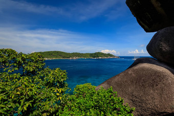 Similan岛屿阳光明媚的一天