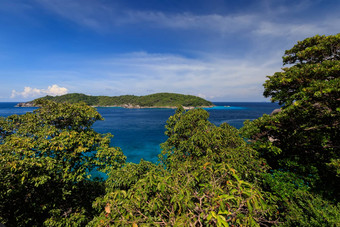 Similan岛屿阳光明媚的一天