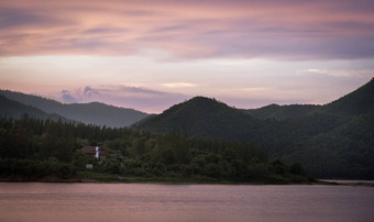 <strong>首页</strong>森林山《暮光之城》<strong>天空</strong>湖