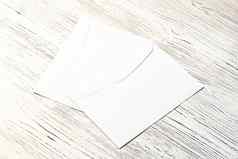 白色邮政信封木表格摘要背景设计