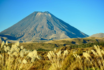 对称锥火山ngauruhoe汤加里罗国家公园新西兰最大活跃的火山汤加里罗集团部分太平洋环火