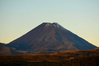 对称锥火山ngauruhoe<strong>汤加</strong>里罗国家公园新西兰最大活跃的火山<strong>汤加</strong>里罗集团部分太平洋环火