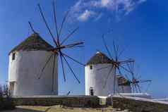 米克诺斯希腊传统的白色风车人群