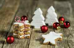 红色的白色圣诞节装饰明星饼干饰品