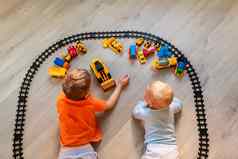 学前教育男孩玩教育玩具块火车铁路车辆首页托儿所玩具学前教育幼儿园前视图