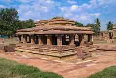 古老的世纪雕刻石头寺庙aihole卡纳塔克邦印度精致的雕刻纪念碑挖掘
