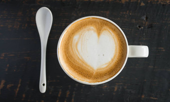 心形状泡沫牛奶拿铁艺术白色咖啡杯勺子