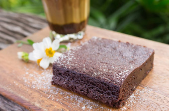 巧克力巧克力蛋糕蛋糕咖啡黛西切董事会