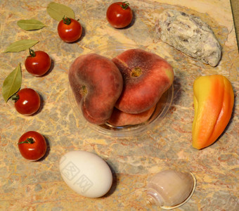 蔬菜水果贝壳蛋大理石表面樱桃西红柿贝尔辣椒湾叶子牡蛎海贝无花果桃子鸡蛋
