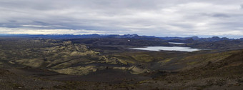 色彩斑斓的宽全景全景视图<strong>火山</strong>景观拉卡吉加尔大<strong>小火山火山</strong>口链绿色地衣莫斯湖泊坎巴瓦特羊肉水冰岛喜怒无常的天空背景