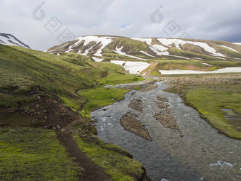 夏天景观色彩斑斓的绿色橙色莫斯草地热弹簧雪覆盖rhyolit山地热区域路冰岛