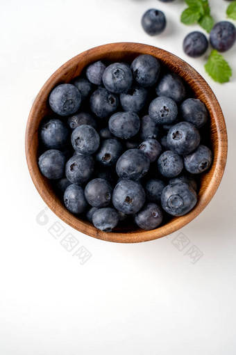 蓝莓<strong>水果</strong>前视图孤立<strong>的</strong>白色背景平
