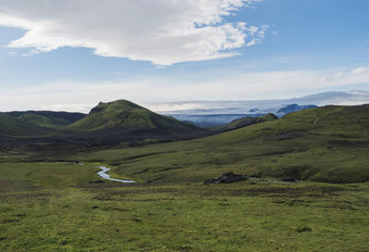 冰岛景观廷德菲亚索梅尔冰川绿色<strong>山河</strong>流郁郁葱葱的草莫斯洛加徒步旅行小道山背自然储备冰岛夏天<strong>蓝色</strong>的天空