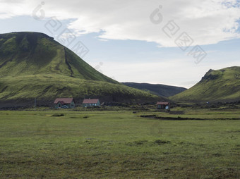 万吉尔营地路径熔岩场绿色谷小房子万吉尔小屋火山山火山景观蓝色的天空洛加小道Emstrur-Botnar阿尔夫塔瓦特中央冰岛