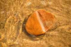卵石石头海滩