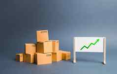 桩纸板盒子站绿色箭头价格增加增长率生产增加消费者需求出口进口上升增长收入出售货物