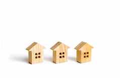 木雕像房子白色背景极简主义复制空间概念真正的房地产住房购买销售租结算社区建筑建设