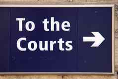 法律法院蓝色的方向箭头标志