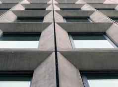 的角度来看视图几何角混凝土窗户外观现代主义野兽派风格建筑