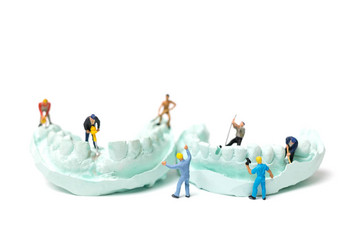 微型工人团队申请假的牙齿