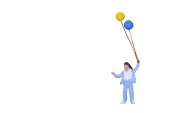 微型人持有气球孤立的剪裁路径