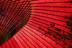 日本东京传统的红色的伞特写镜头