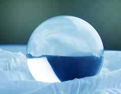 水晶玻璃球球透明的蓝色的梯度使用