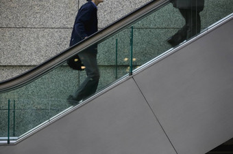 日本东京东京国际论坛但提升自动扶梯中期部分