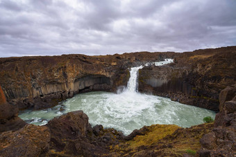 Aldeyjarfoss（阿尔德亚瀑布）瀑布北部冰岛