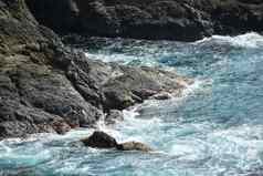 达瑙海滩度假胜地岩石形成海水