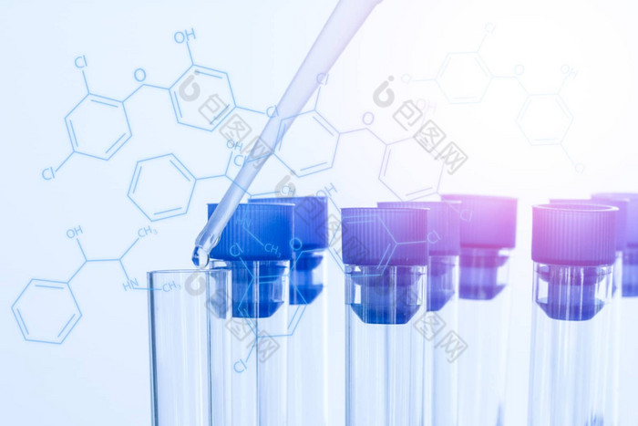 实验室研究概念科学家下降化学液体测试管