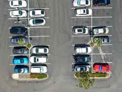 空中前视图停车很多购物购物中心品种彩色的车辆