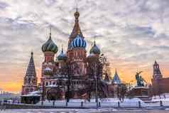 圣罗勒的大教堂红色的广场冬天早....色彩斑斓的天空莫斯科俄罗斯