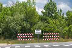 路关闭标志高速公路建设