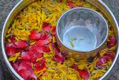 水碗混合香水花泼水节节日泰国