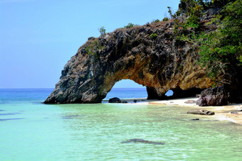 岩石拱KOH海岛塔鲁陶国家海洋公园satun省泰国