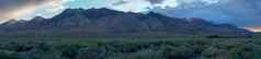 山范围蒙上阴影色彩斑斓的日落东部塞拉内华达山
