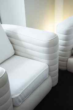 白色沙发奢侈品酒店房间