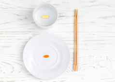 白色板杯食物添加剂筷子