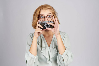 女人相机手光衬衫前面视图情绪模型