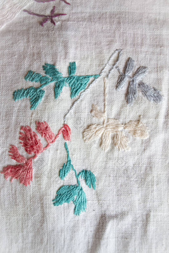 植物手工制作的绣花光滑的装饰白色织物古董人<strong>刺绣</strong>白俄罗斯一半世纪