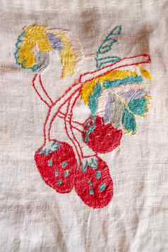 草莓手工制作的绣花光滑的装饰白色织物古董人刺绣白俄罗斯一半世纪