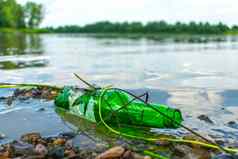 玻璃瓶河岸污染环境自然污染垃圾左度假者海滩