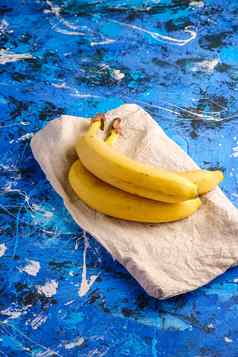 香蕉水果桌布蓝色的变形背景