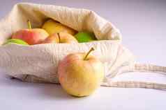 新鲜的甜蜜的苹果可重用的纺织杂货店袋