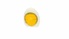 煮减少煮熟的鸡蛋孤立的白色特写镜头