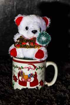 装饰泰迪熊圣诞节杯孤立的黑色的弹跳