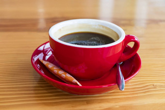 有机黑色的咖啡越南红色的杯