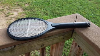 电子金属网球球拍昆虫杀手木栏杆