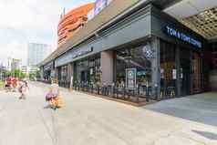 汤姆汤姆斯咖啡馆商店前面一边seaconbangkae购物购物中心